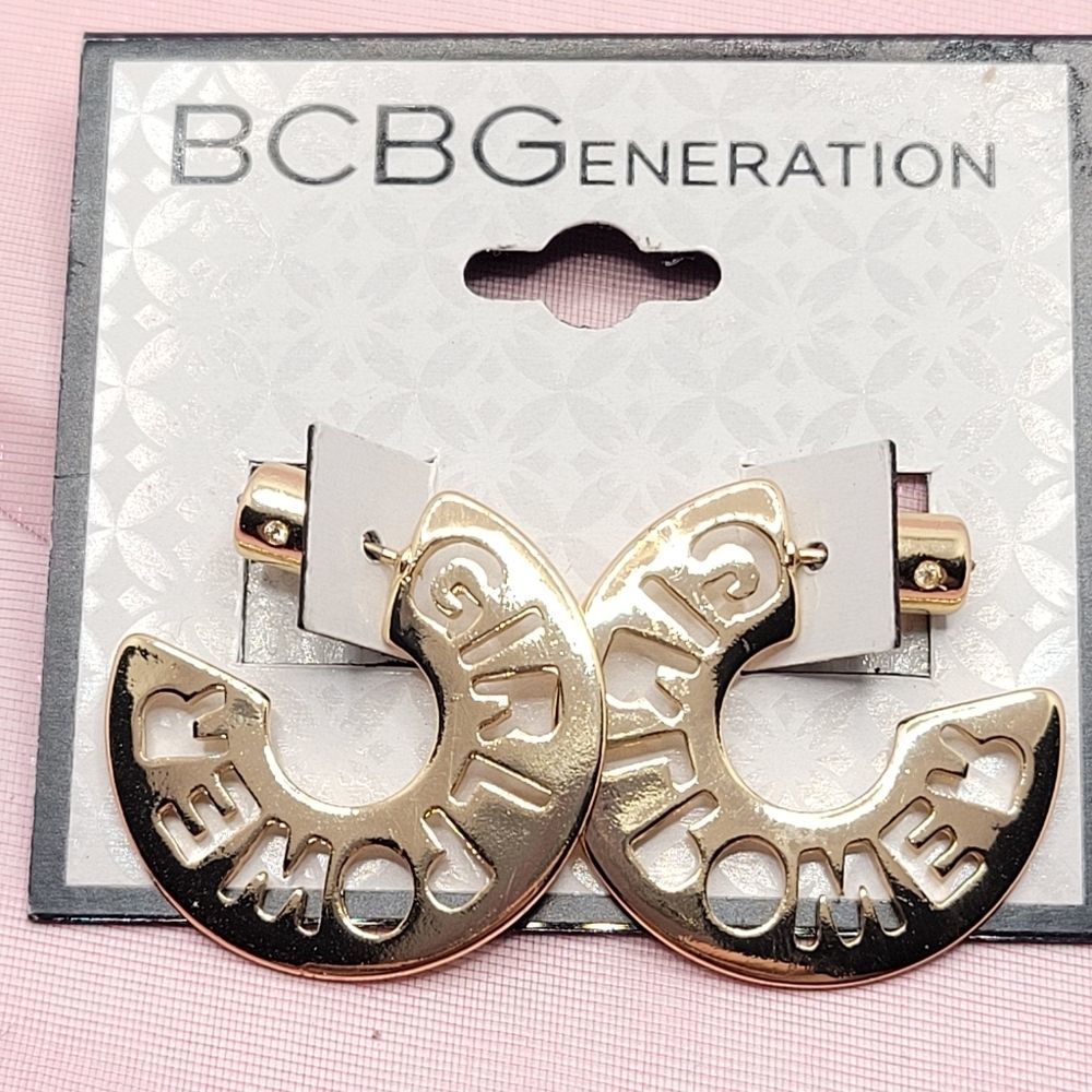 521 Bcbgeneration Gold Girl Power Cutout Earrings 9$